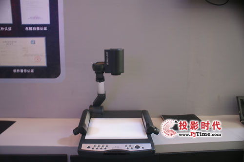 交互式白板驱动教育变革，传统电子白板迎来新篇章